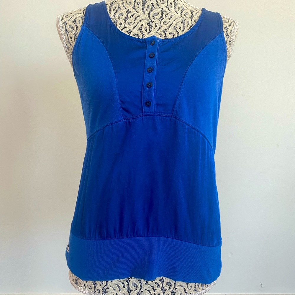 Paneled tank top with cinched bottom